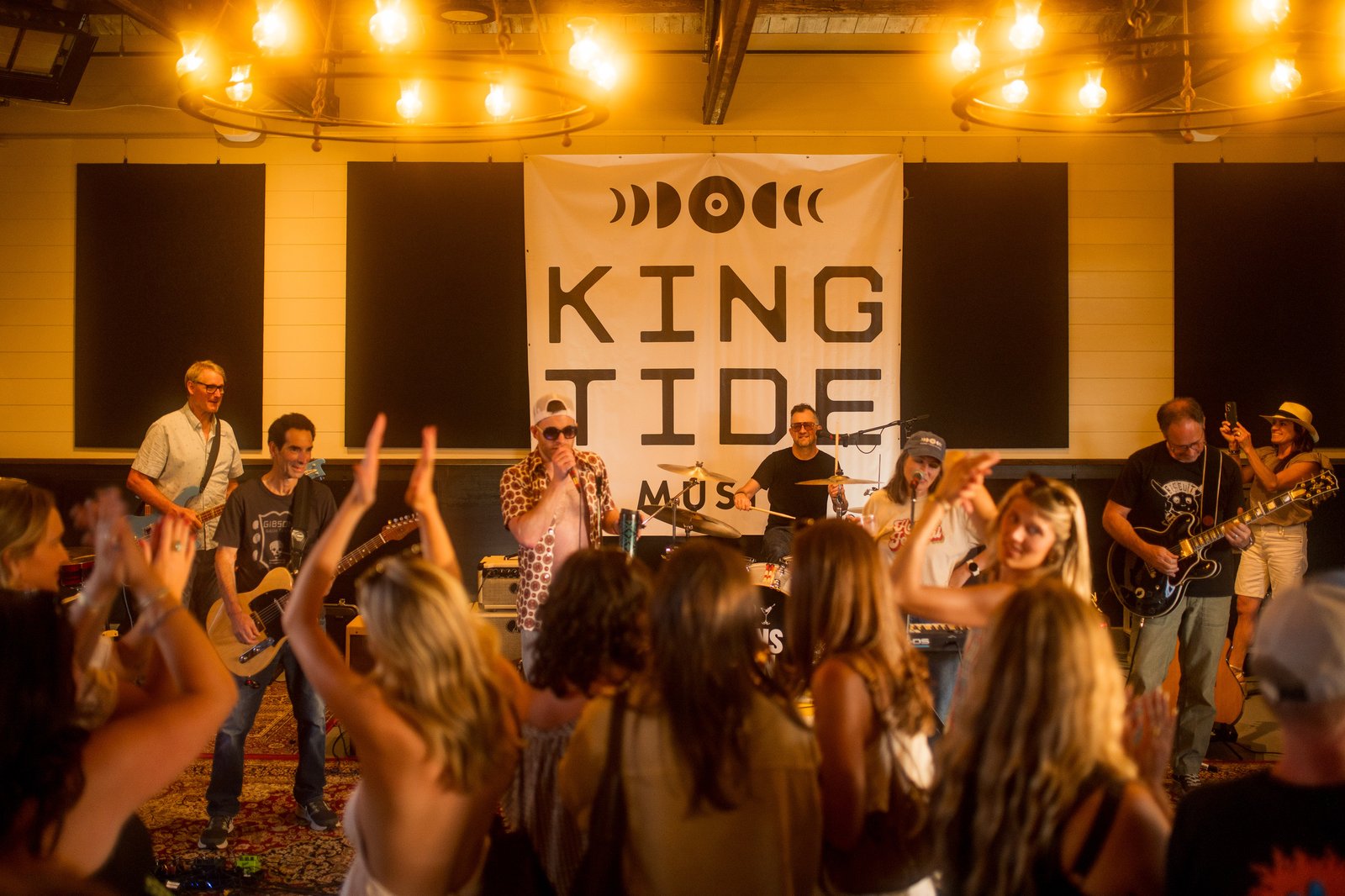 Packed dance floor at King Tide Music on Vashon Island